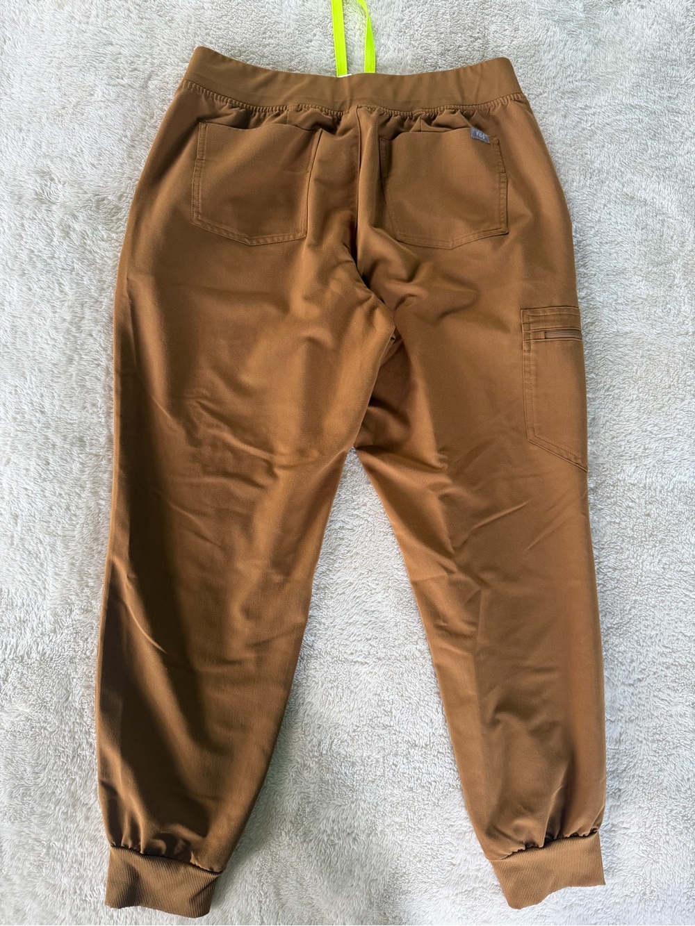 FIGS Zamora Jogger Scrub Pants in Earth sz L Petite - Picture 7 of 10